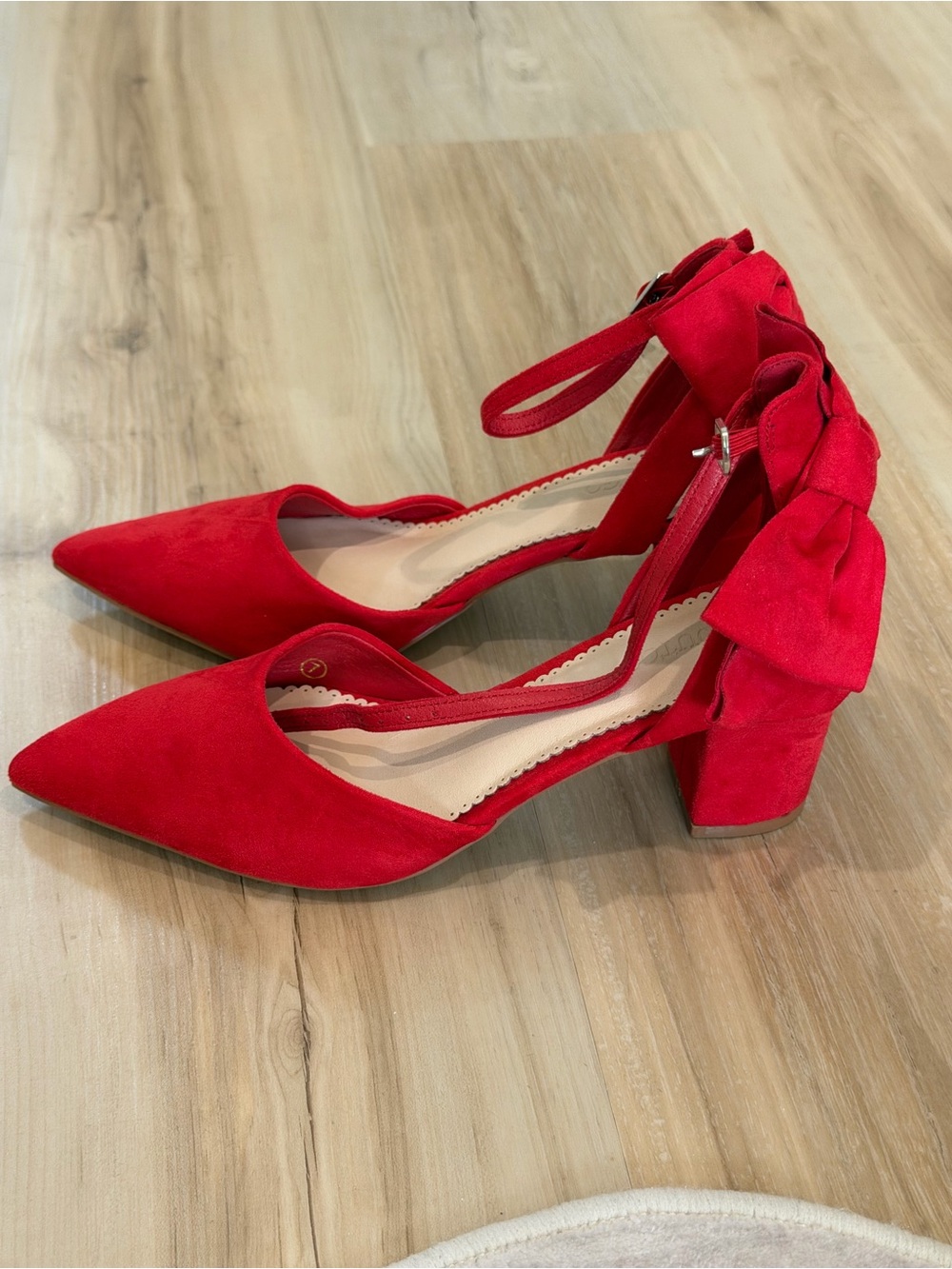 Red Pointed-Toe Bow Block Heel Pumps - Women